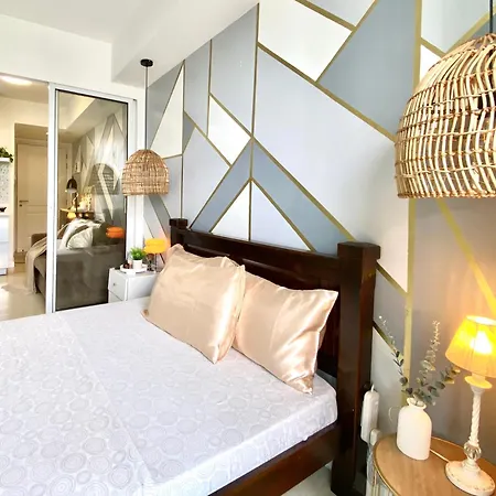 Azure Urban Resort By Melrose Avenue